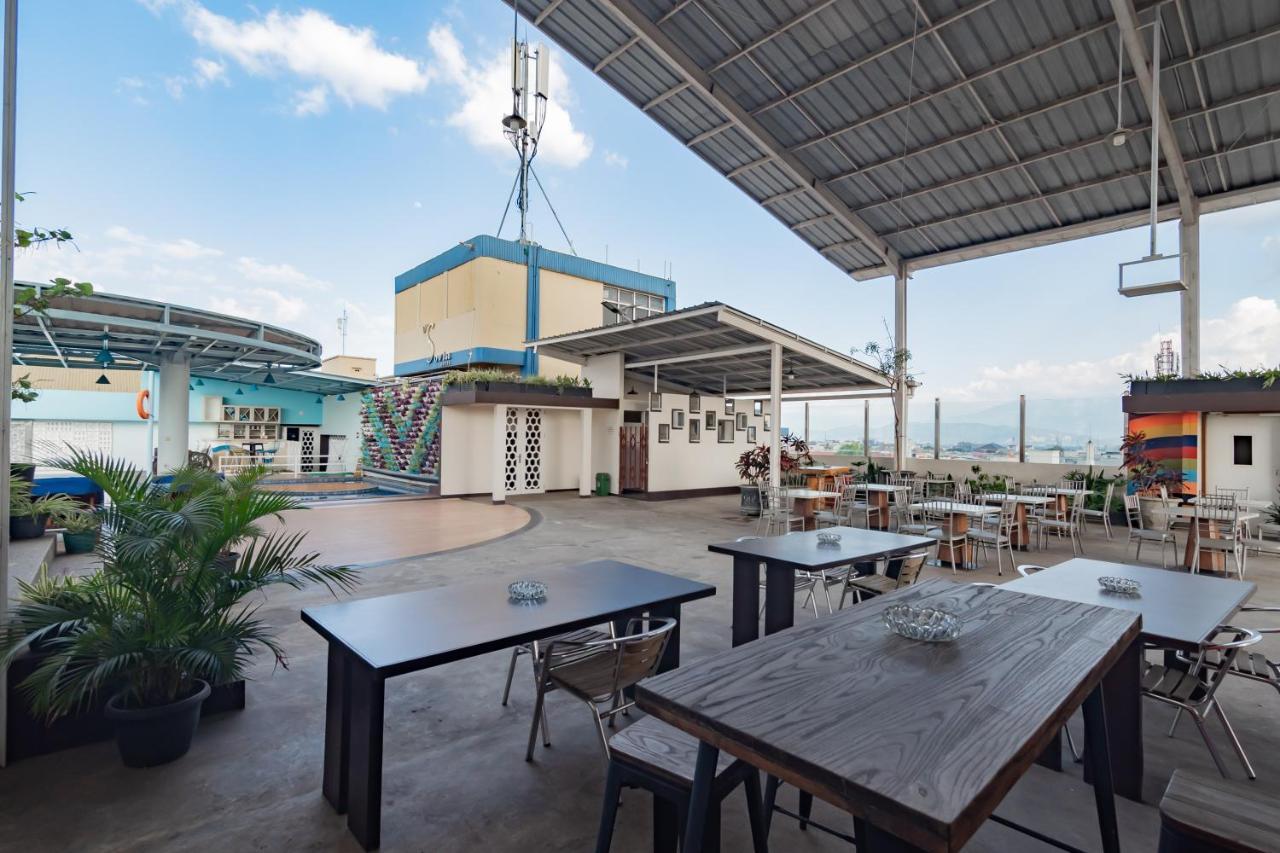 Hotel Reddoorz Premium Near Bandung Station Exterior foto