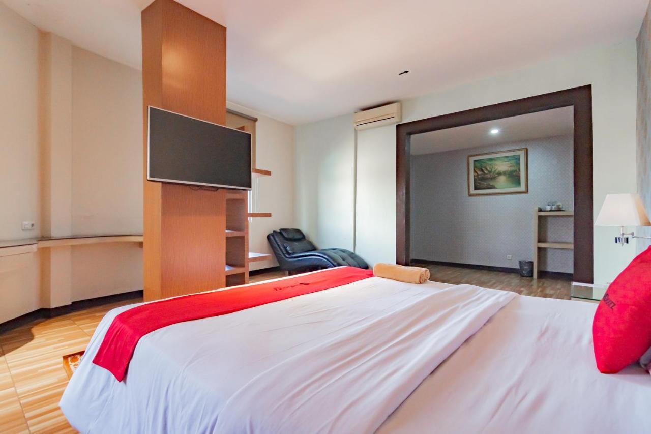 Hotel Reddoorz Premium Near Bandung Station Exterior foto