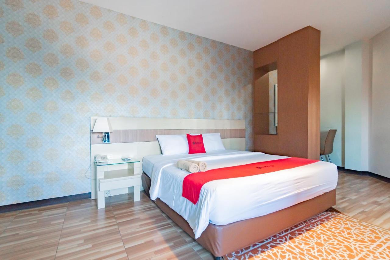 Hotel Reddoorz Premium Near Bandung Station Exterior foto