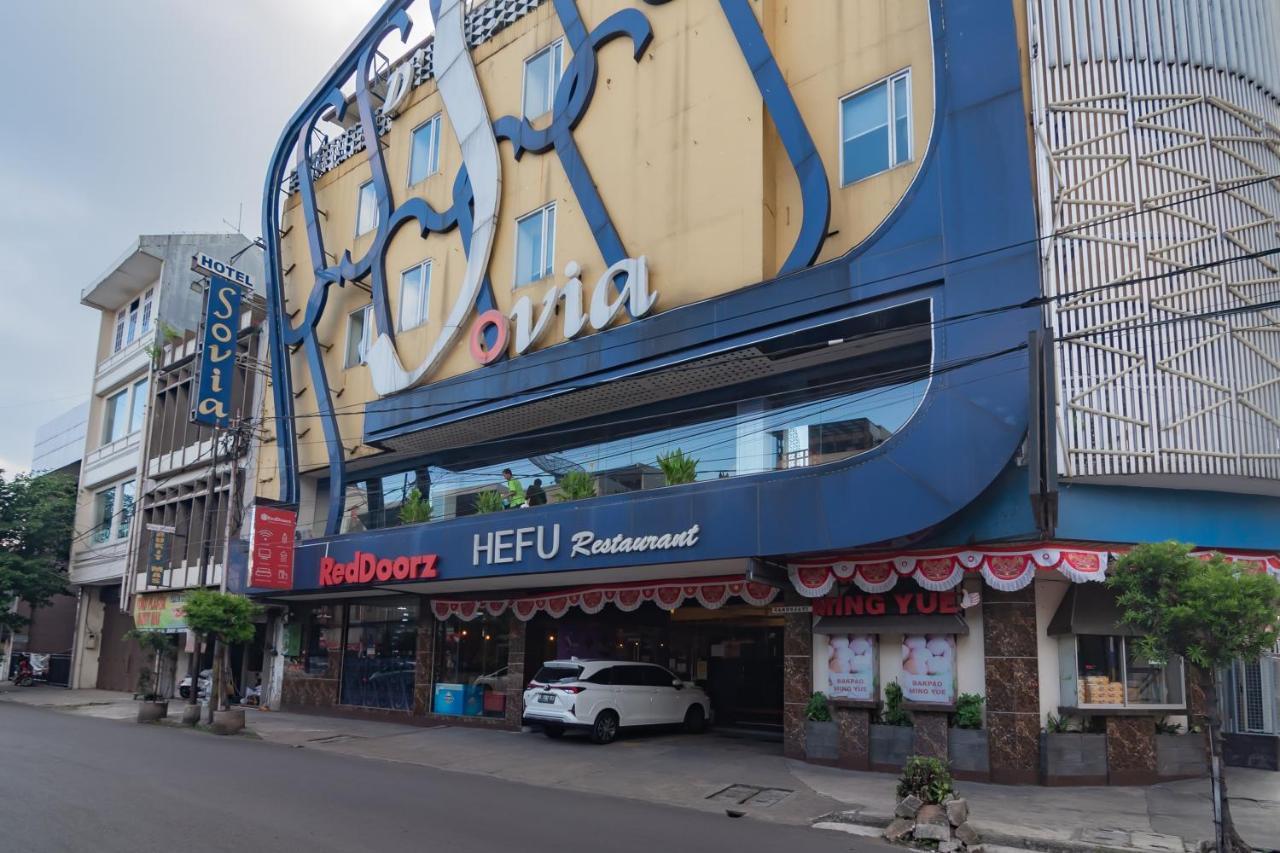 Hotel Reddoorz Premium Near Bandung Station Exterior foto