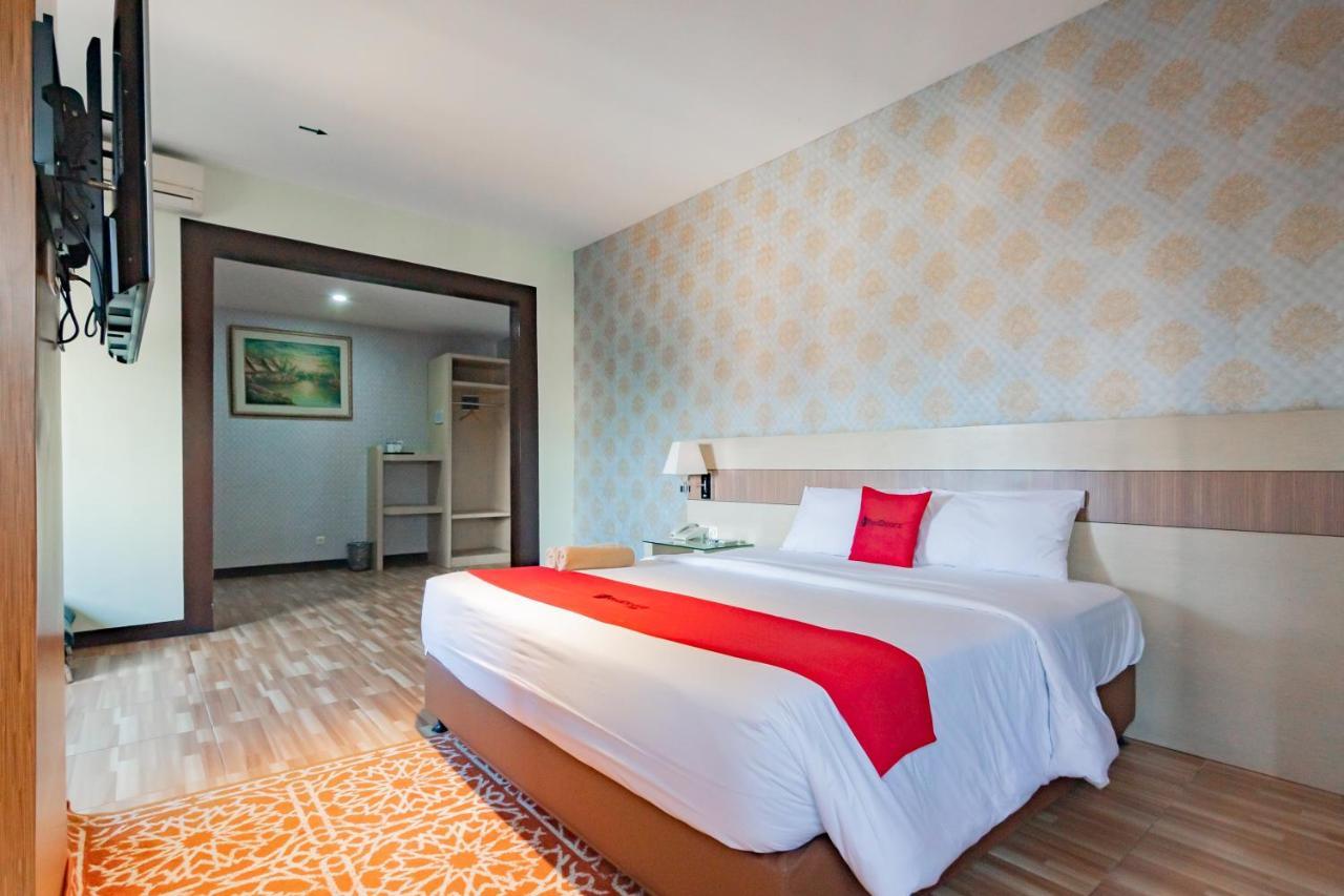 Hotel Reddoorz Premium Near Bandung Station Exterior foto