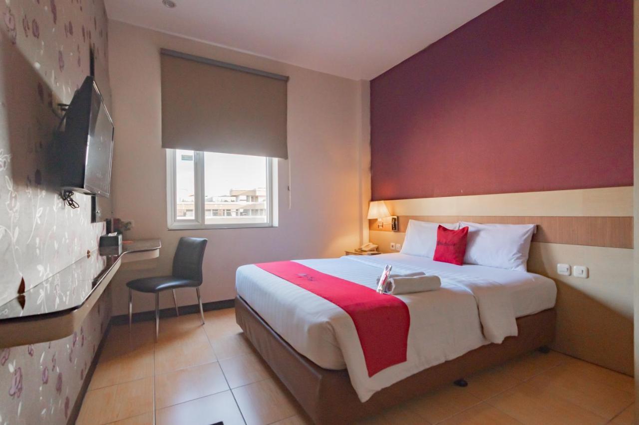 Hotel Reddoorz Premium Near Bandung Station Exterior foto