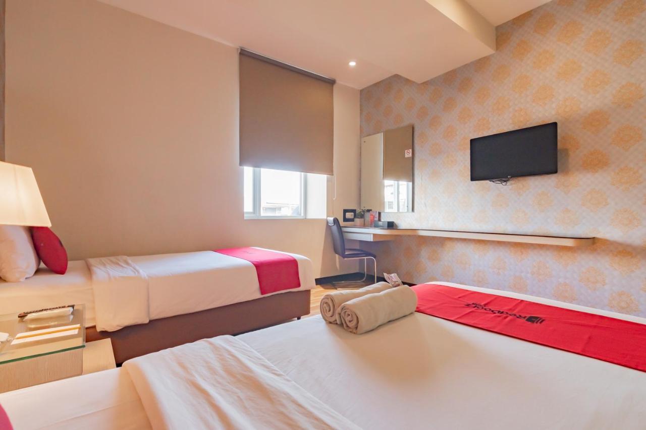 Hotel Reddoorz Premium Near Bandung Station Exterior foto
